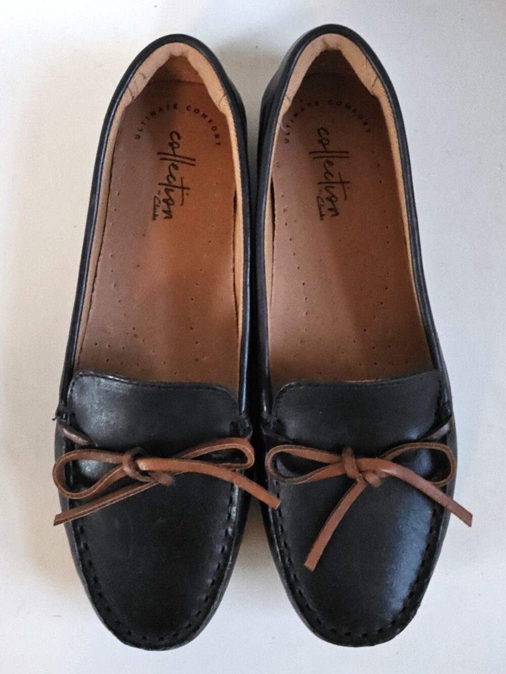 CLARKS Navy Leather Driving Moccasins - Picture 1 of 7
